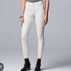 Vera Wang Simply Vera Ivory Skinny Jeans